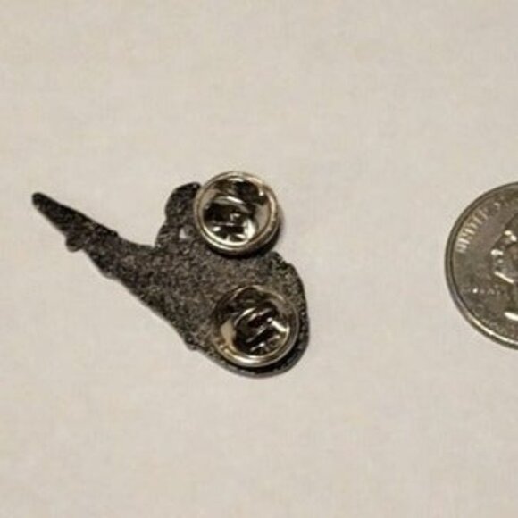 Pokemon Charmander Fire Breathing Nike Enamel Pin - Picture 5 of 5